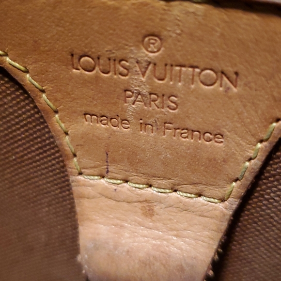 Louis Vuitton Ellipse Handbag - Picture 14 of 16